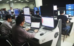 監控室控制臺都顯示什么？